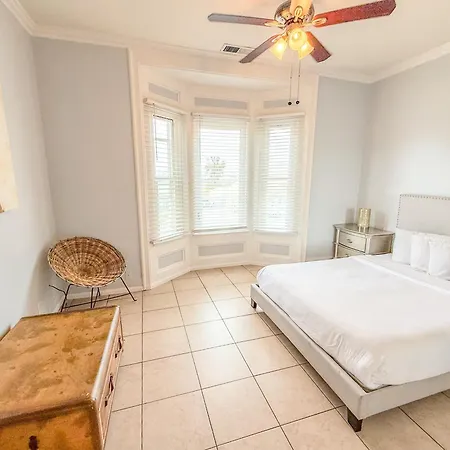 3Bd Little Italy Cottage A++ Location